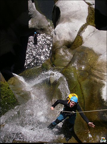 Canyon Fleurs Jaunes, a wet canyon trip on the French island of La Reunion