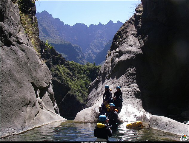 Canyon Fleurs Jaunes, a wet canyon trip on the French island of La Reunion