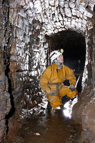 Arched passage in entrance to H... Level