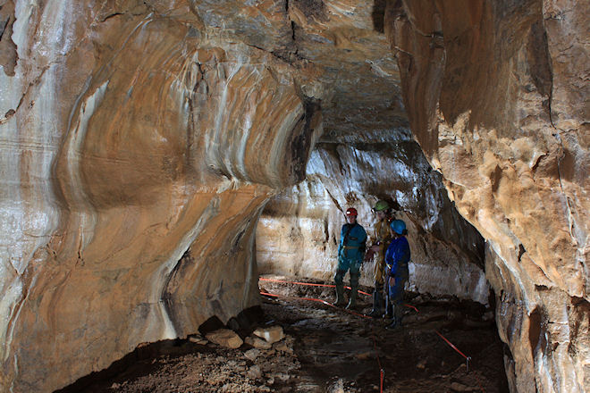 Cave passage in Water Icicle Close extensions