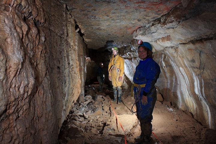 Cave passage in Water Icicle Close extensions