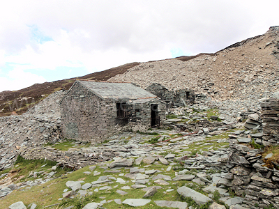 Dubs Hut - at the disused Dubs Quarry.